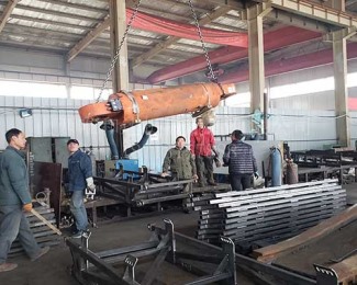 山西唯和達(dá)機(jī)械：發(fā)往霍州的導(dǎo)向滑靴，油缸！